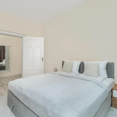 Apartment Szamarzewskiego 1 M4 *